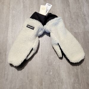Timberland White and Black Mittens